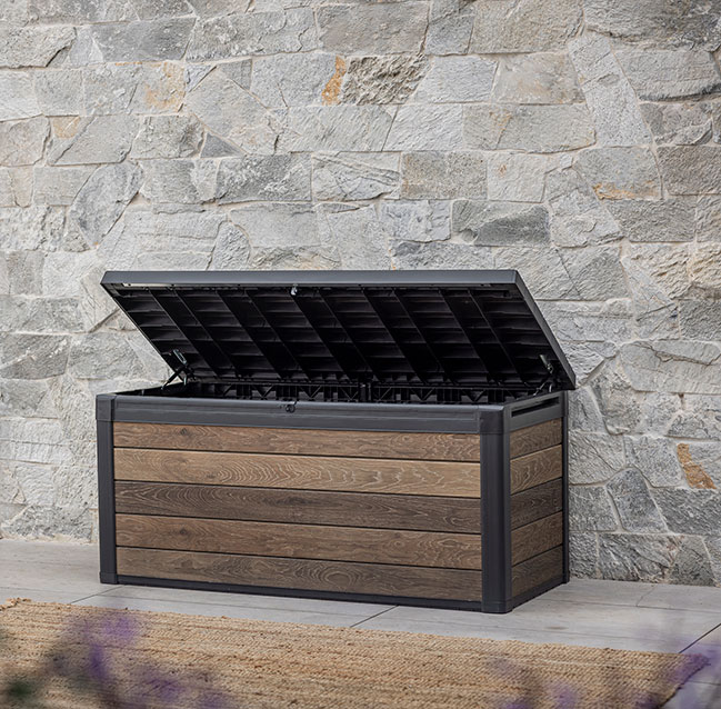 Keter Signature 150‑Gallon Deck Box