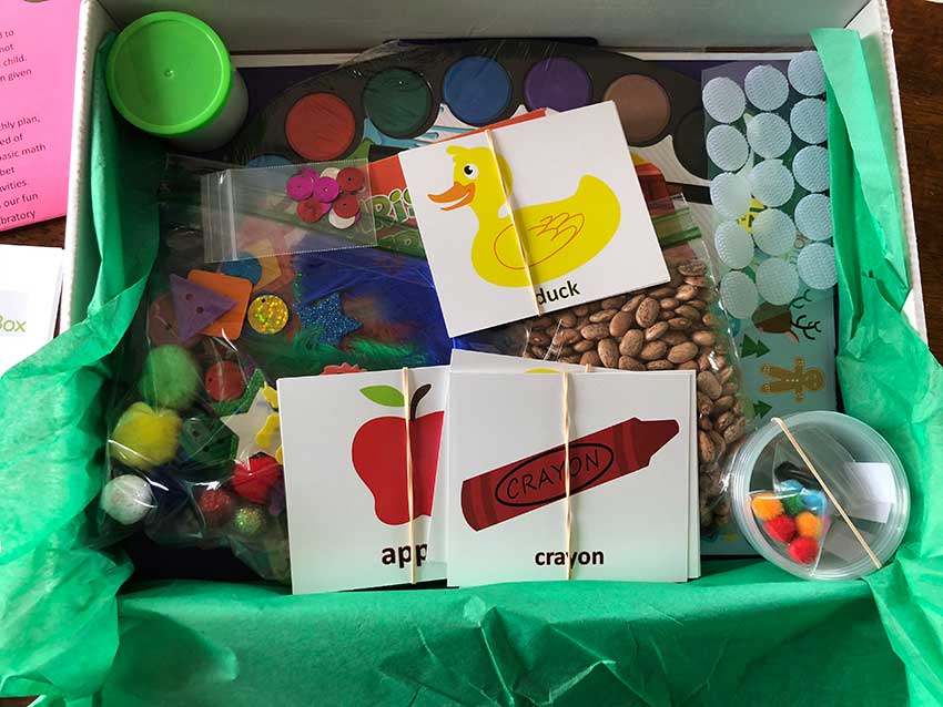 Giveaway 4 Color Crayon Boxes, Toys and Fun